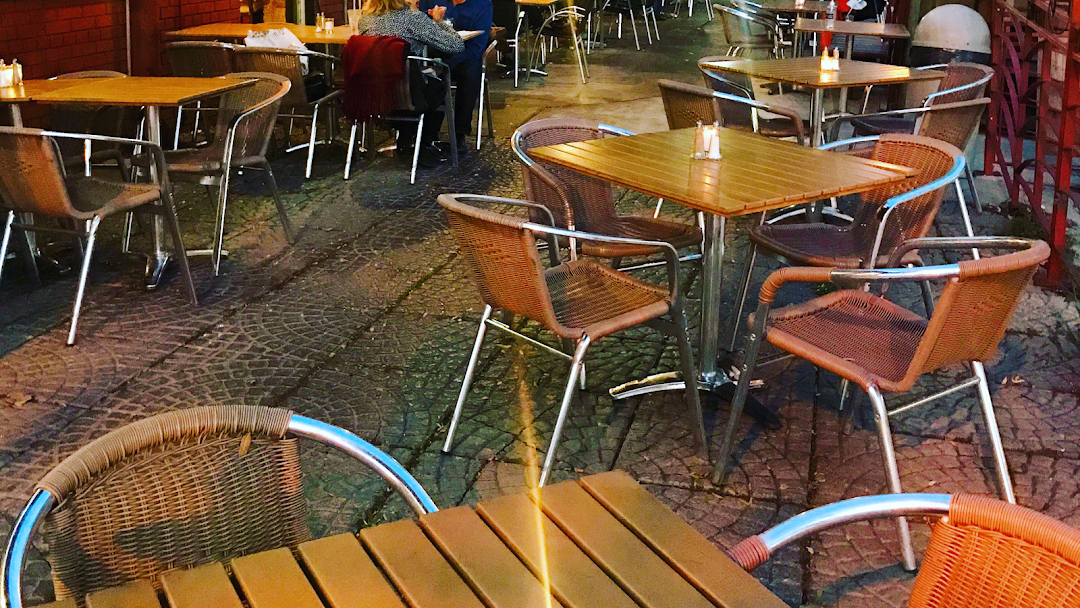 Safari Bar and Grill