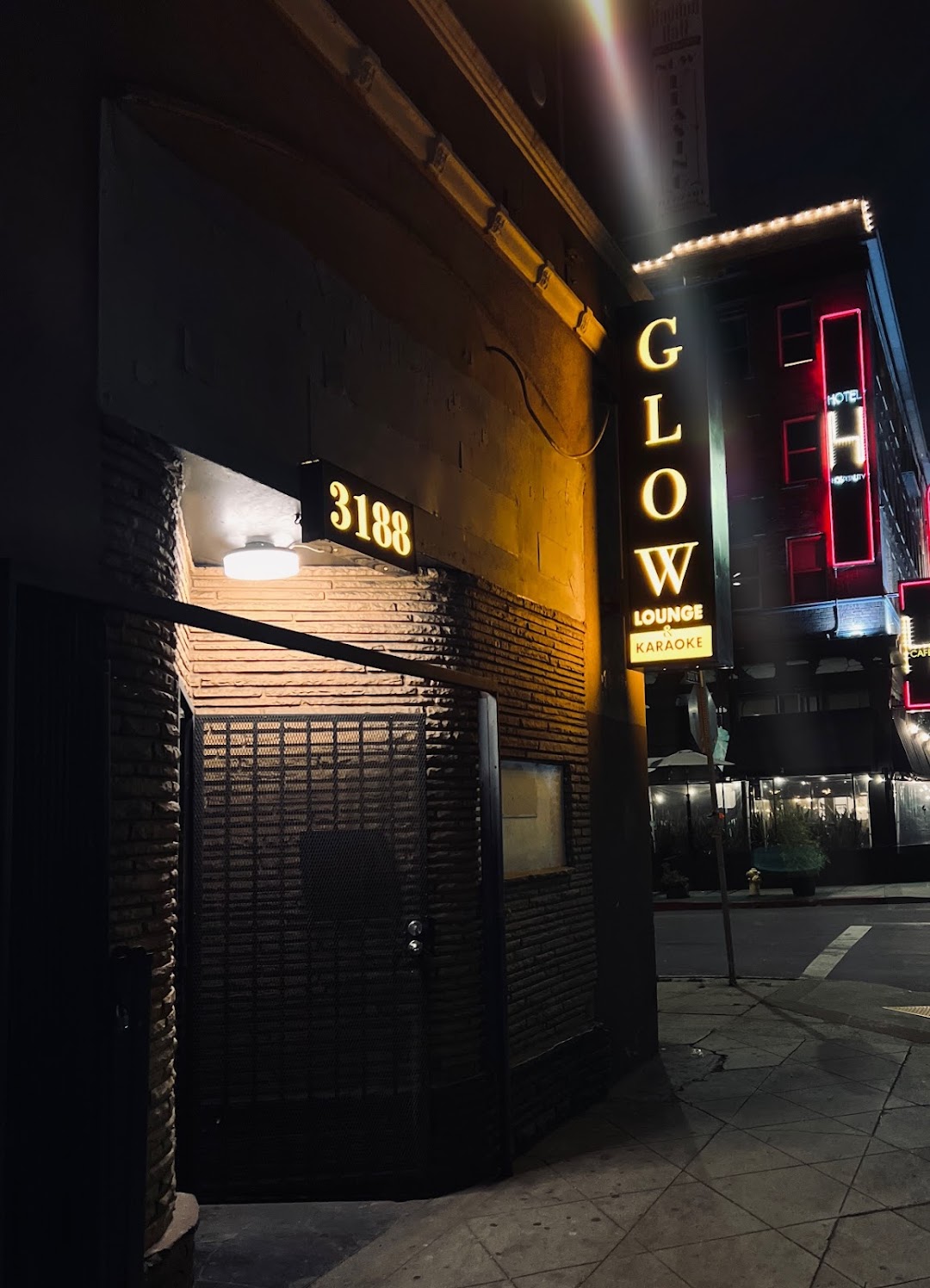 Glow Lounge & Karaoke (글로우 노래방)