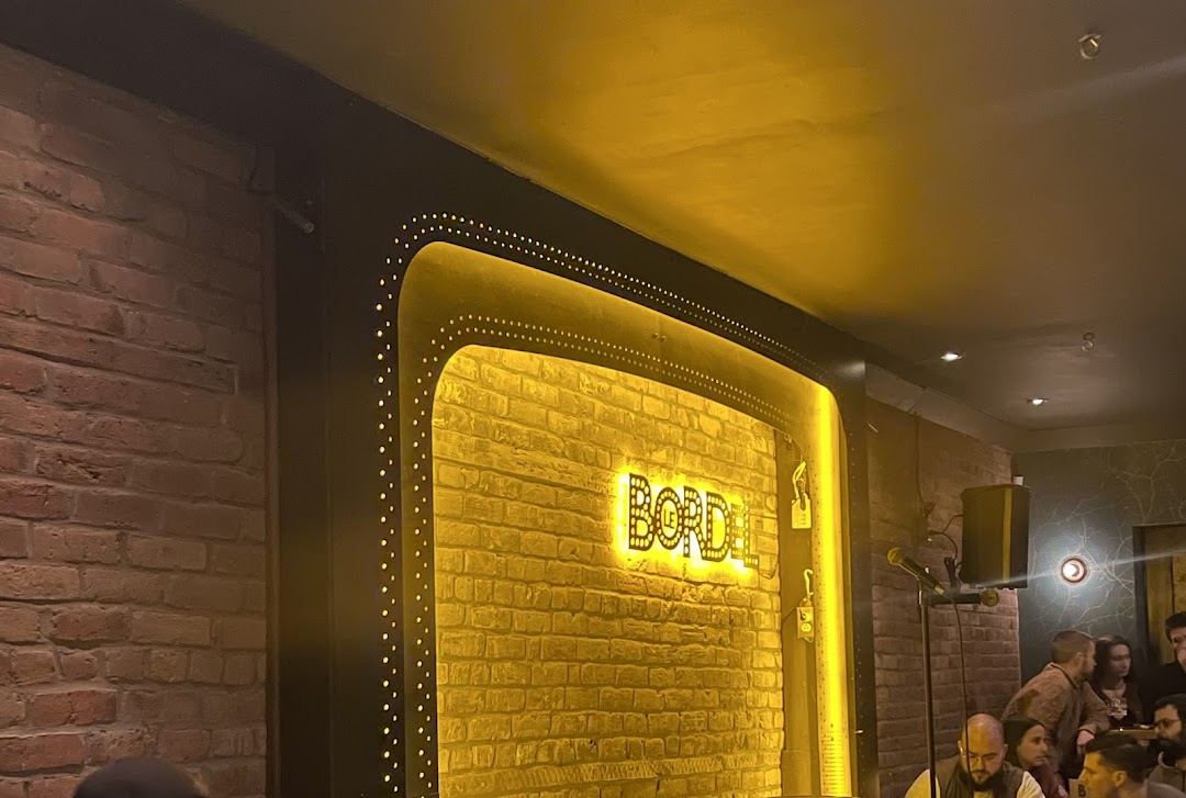 Le Bordel Comédie Club